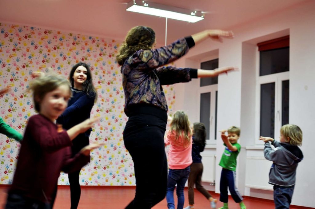 Demonstrating a crocodile to the PYT Tots